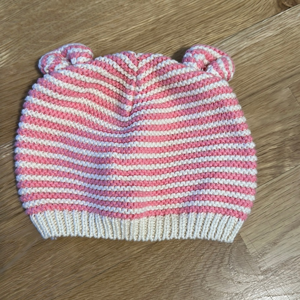 Baby gap hat, size 0-6 months